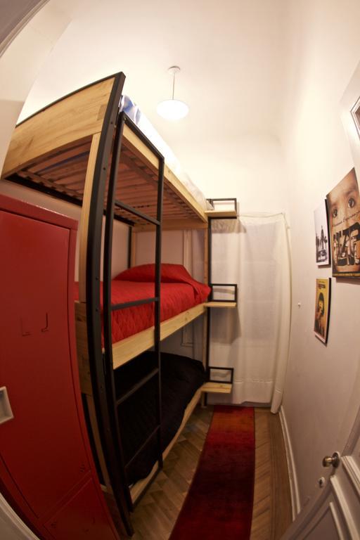 Salvador Hostal & Cafe 圣地亚哥 外观 照片