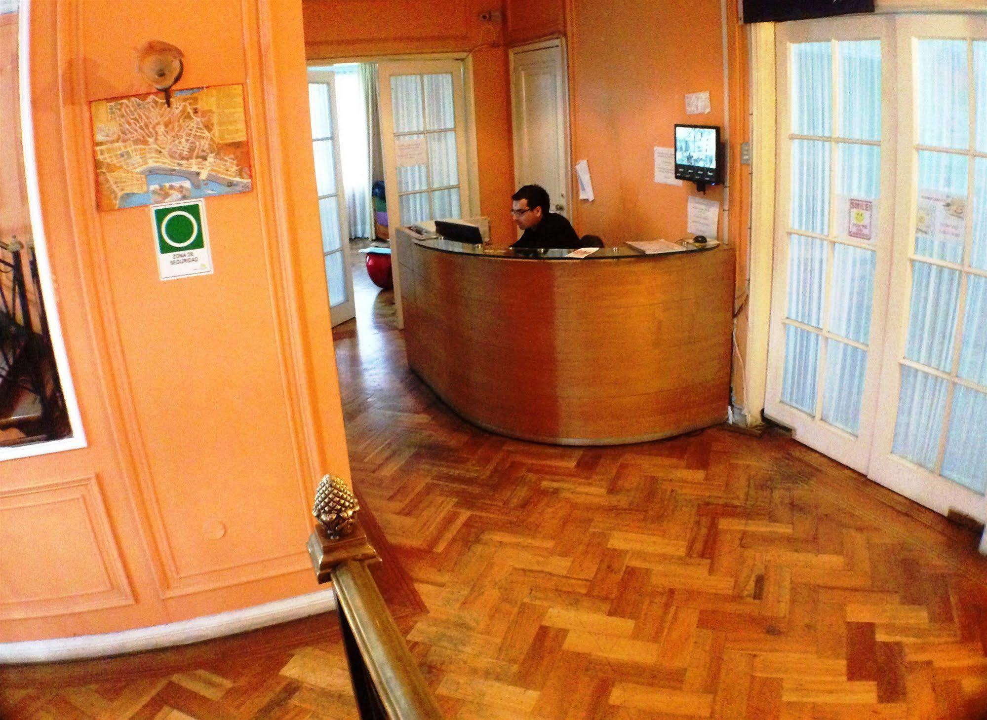 Salvador Hostal & Cafe 圣地亚哥 外观 照片