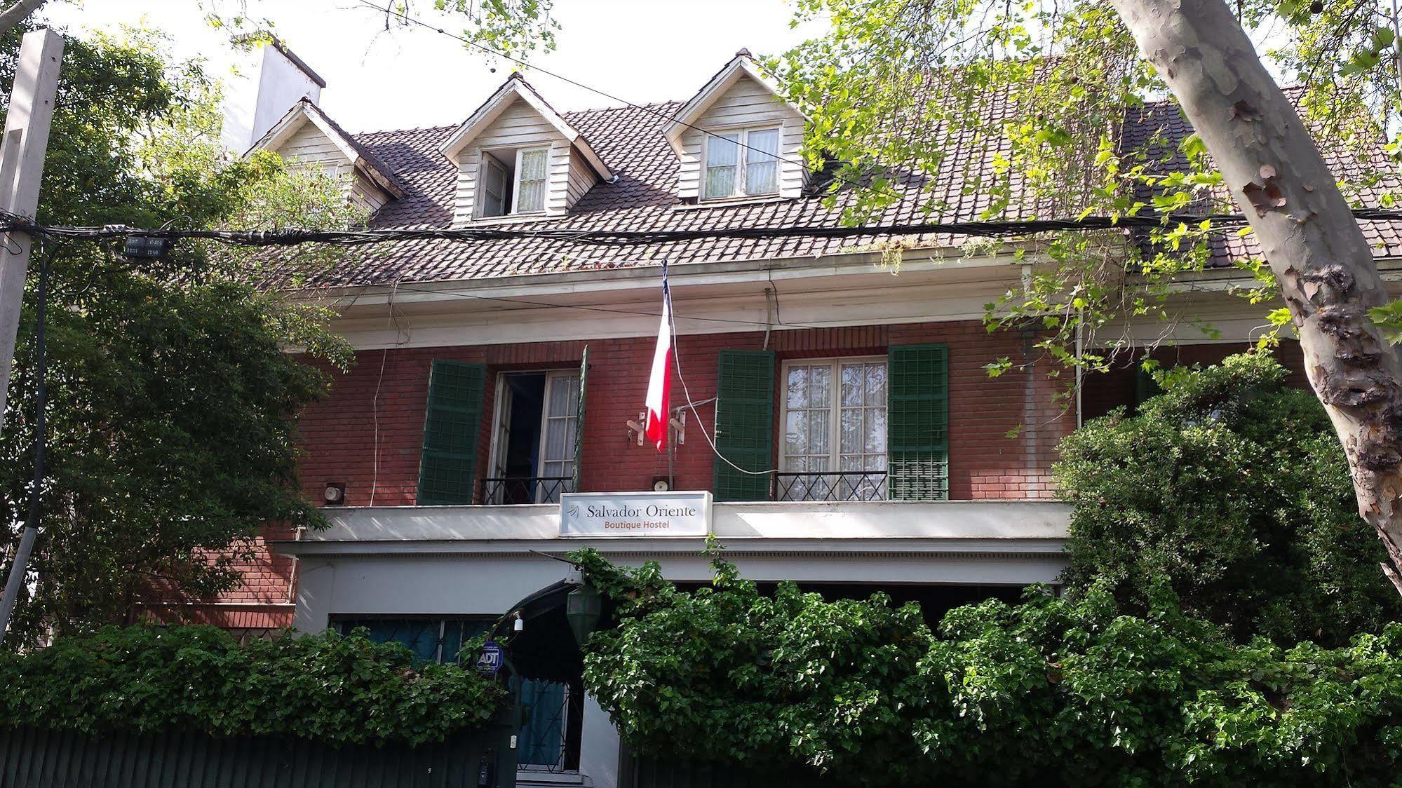 Salvador Hostal & Cafe 圣地亚哥 外观 照片